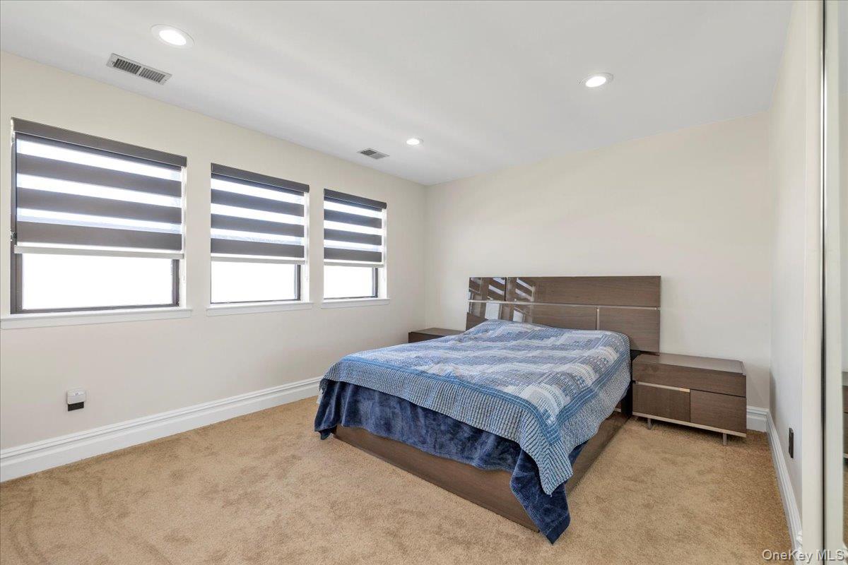 219 Carnation Drive, Farmingdale, NY 11735