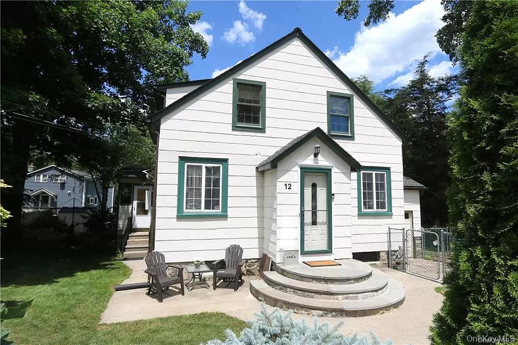 12 Mamanasco Road, Carmel, NY 10512