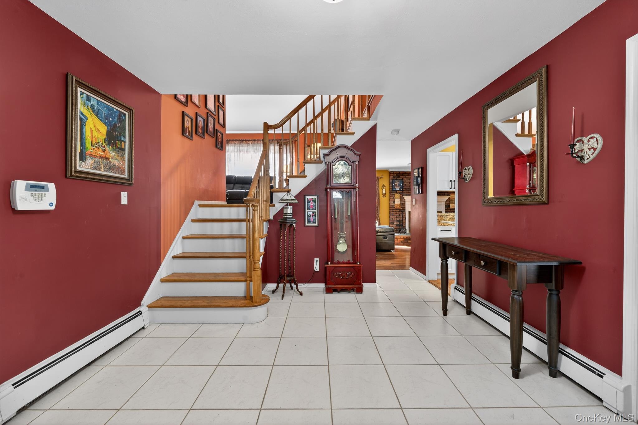 18 Hill Lane, Smithtown, NY 11787