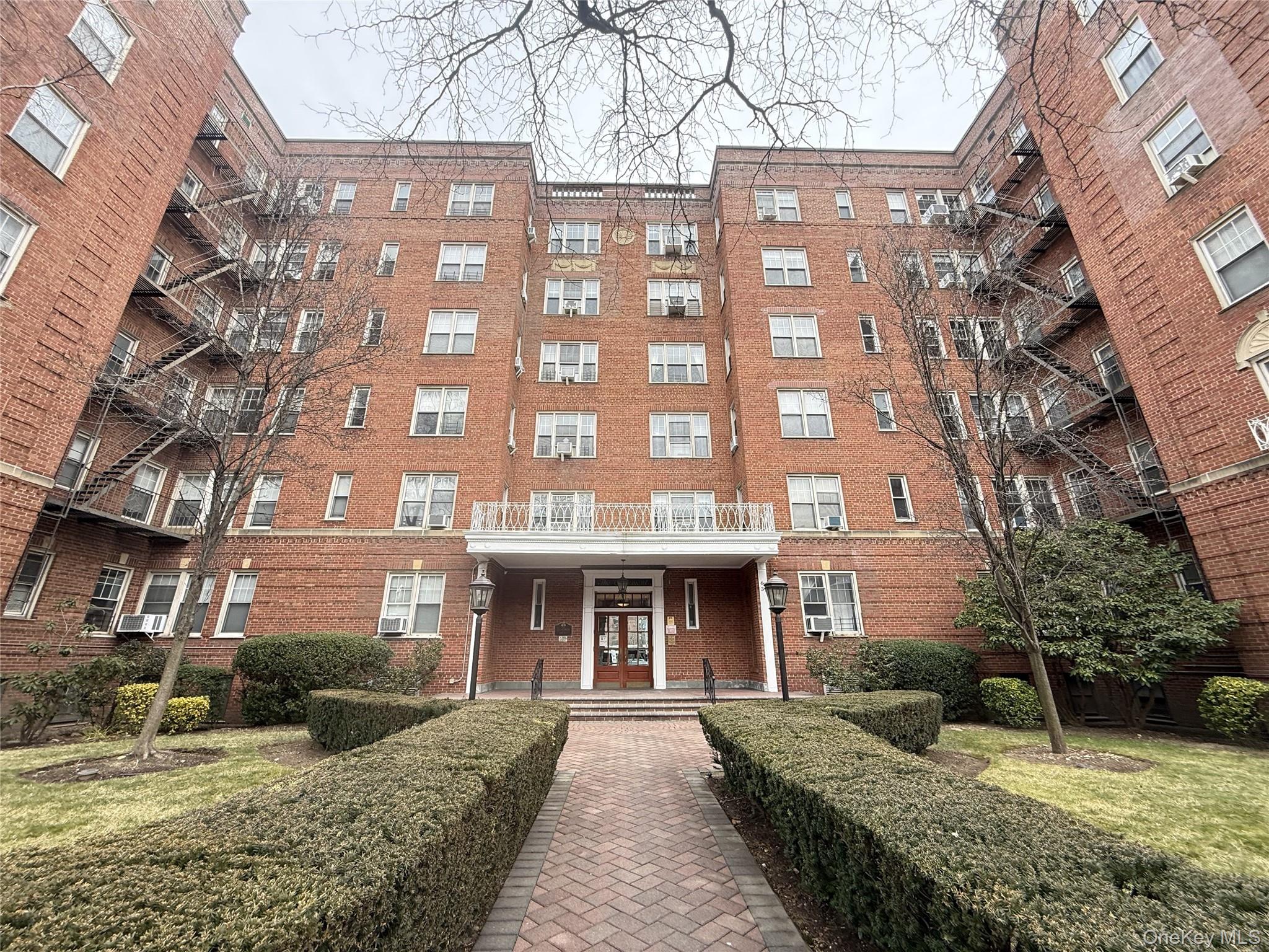 68-37 108 Street # 6L, Forest Hills, NY 11375