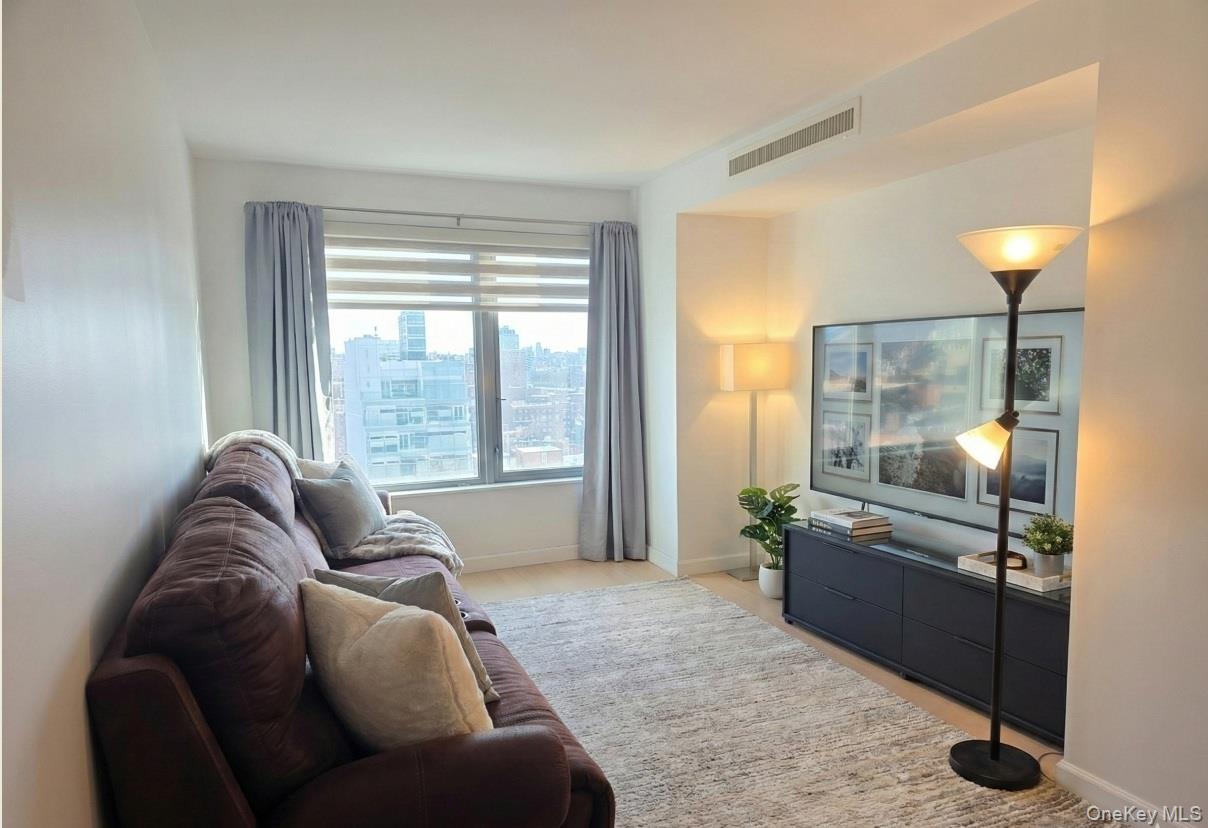 13835 39th Avenue # 12F, Flushing, NY 11354