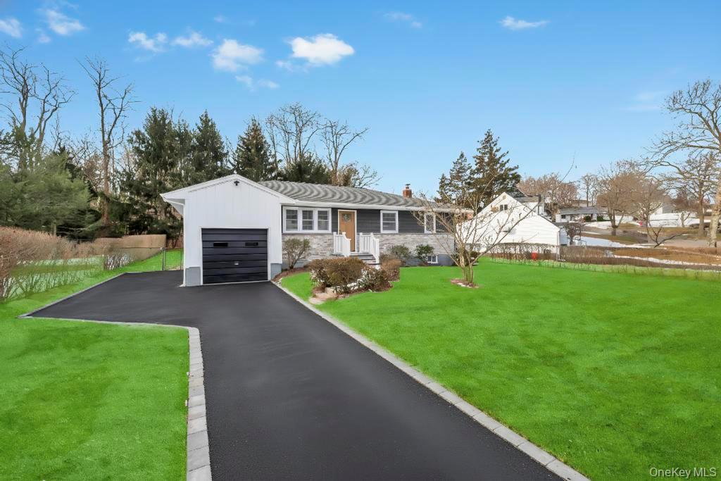 46 Ellen Place, Kings Park, NY 11754