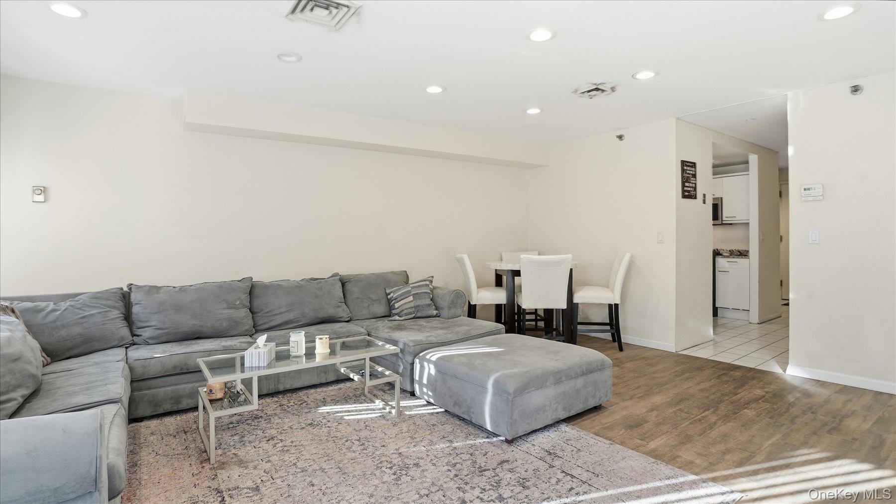 100 Cuttermill Road # 4M, Great Neck, NY 11021