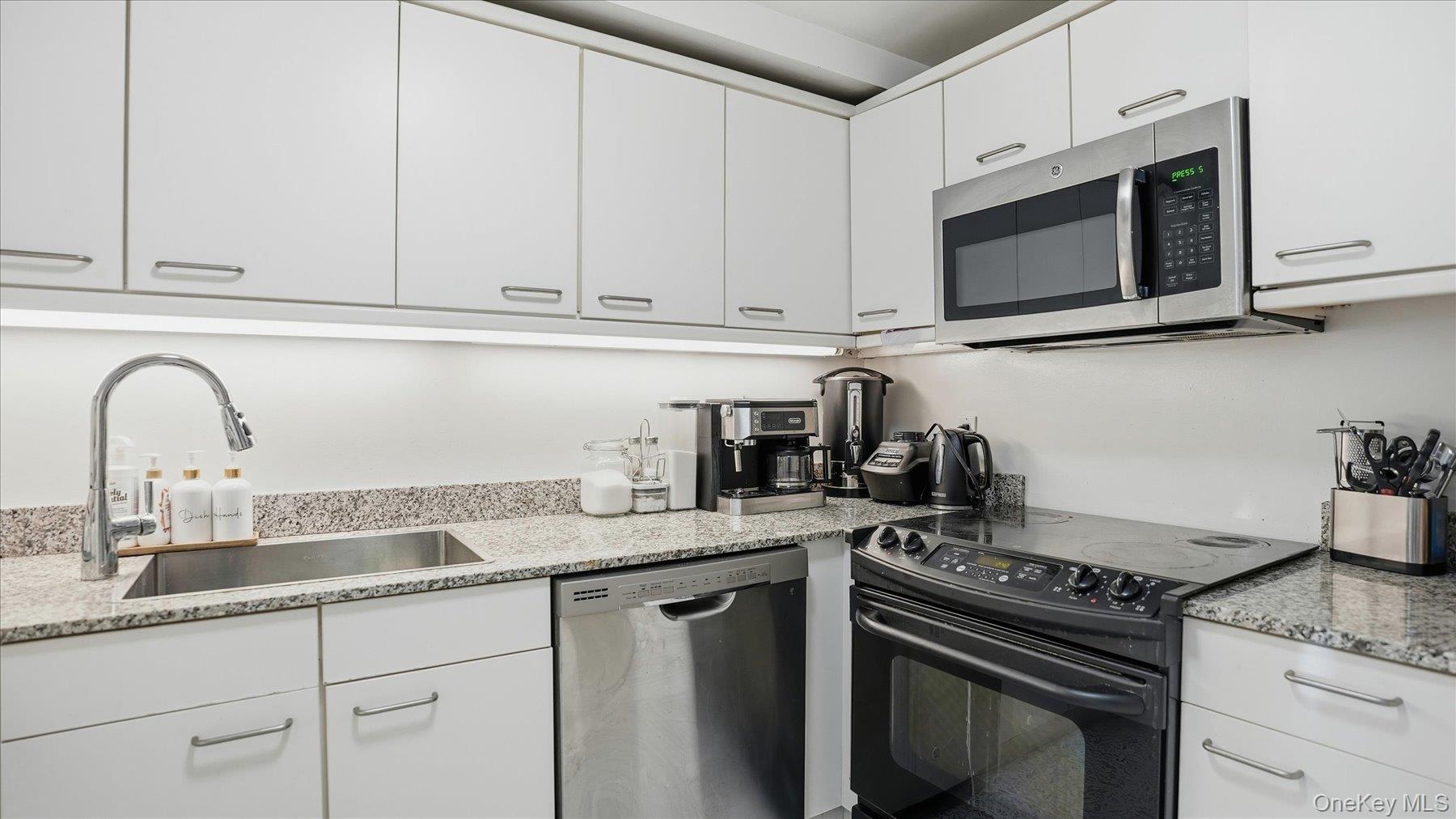 100 Cuttermill Road # 4M, Great Neck, NY 11021