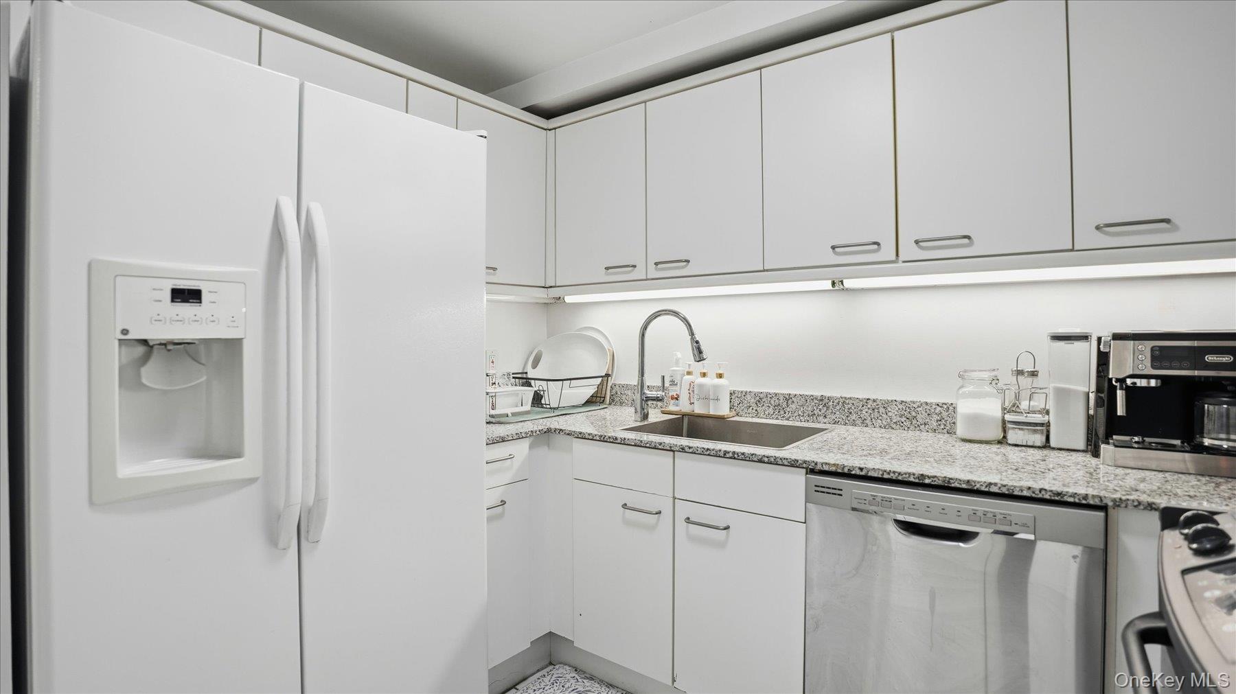 100 Cuttermill Road # 4M, Great Neck, NY 11021