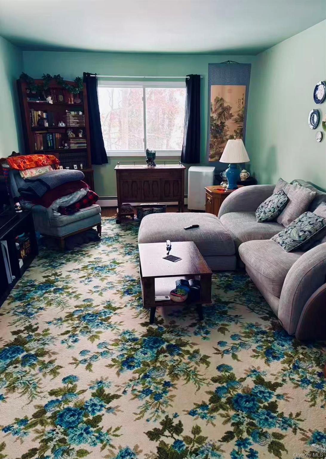 16 Ave J, Ronkonkoma, NY 11779