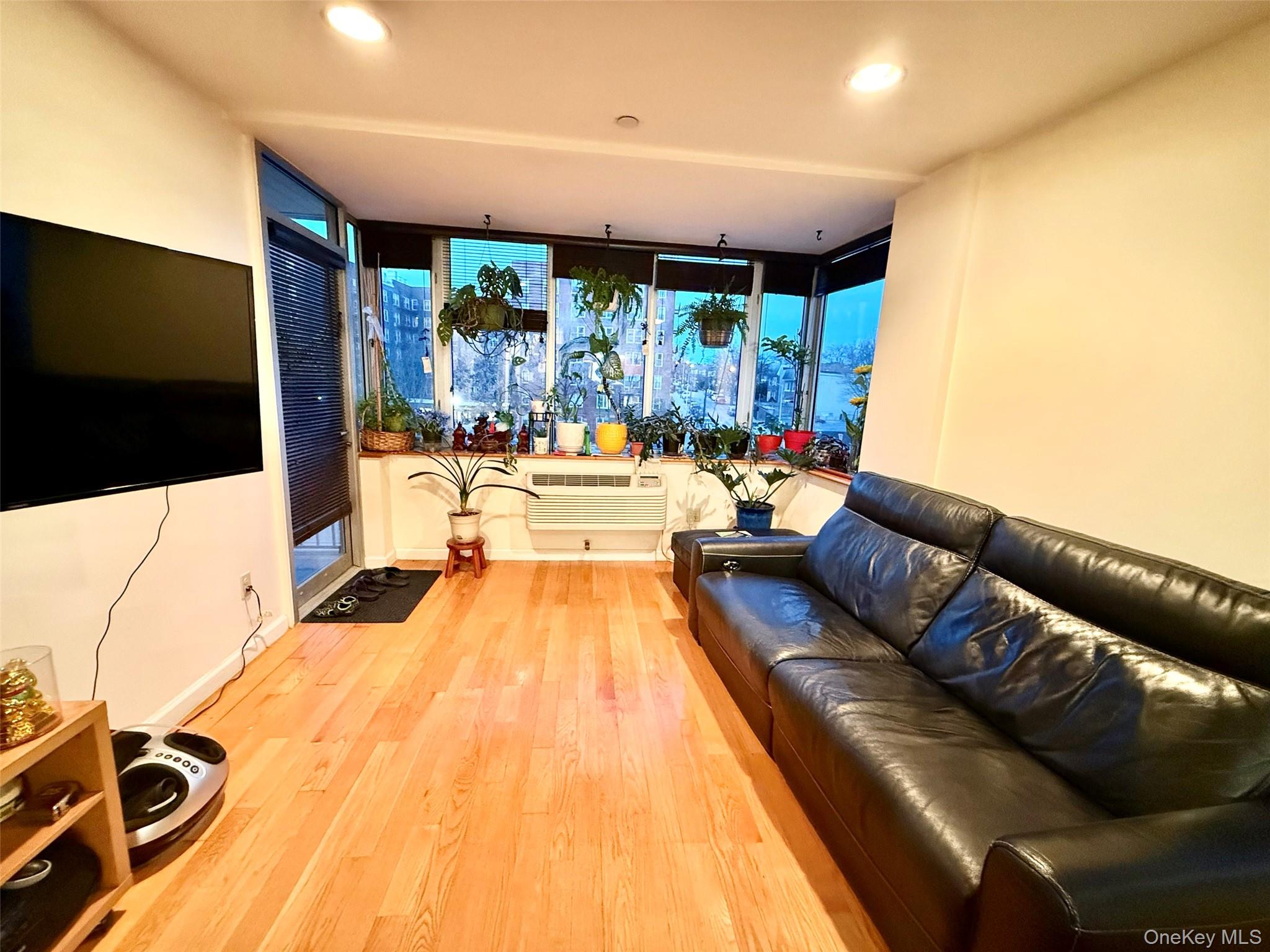 63-14 Queens Boulevard # 3F, Woodside, NY 11377