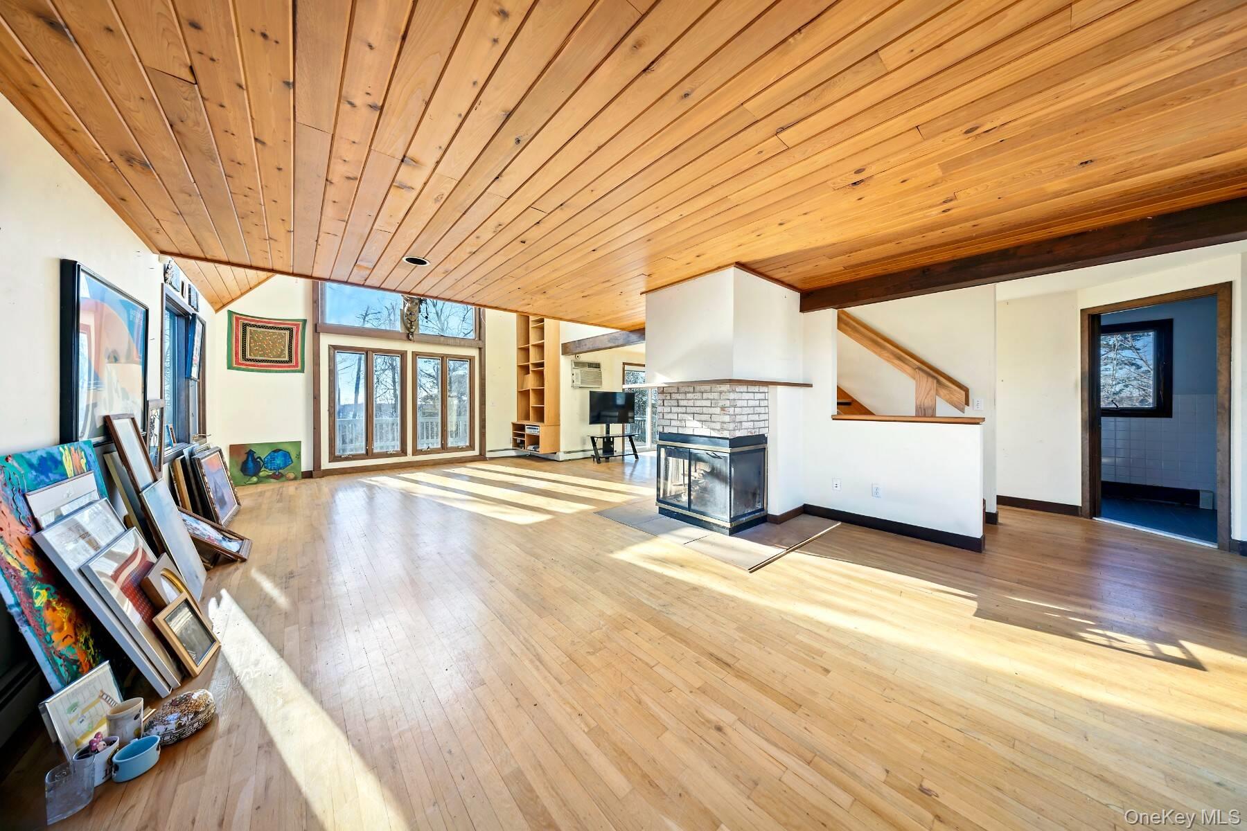 32 Old Canoe Place Road, Hampton Bays, NY 11946