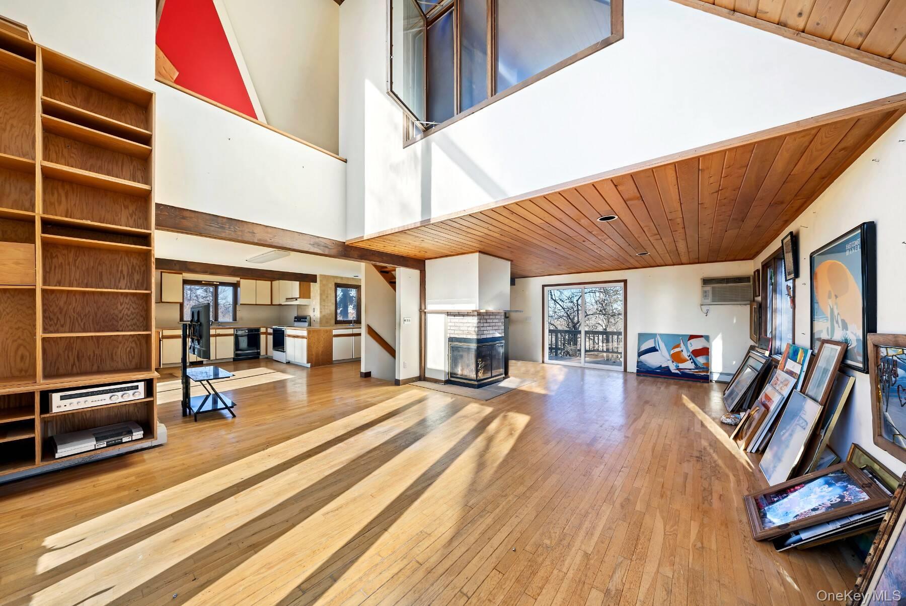 32 Old Canoe Place Road, Hampton Bays, NY 11946