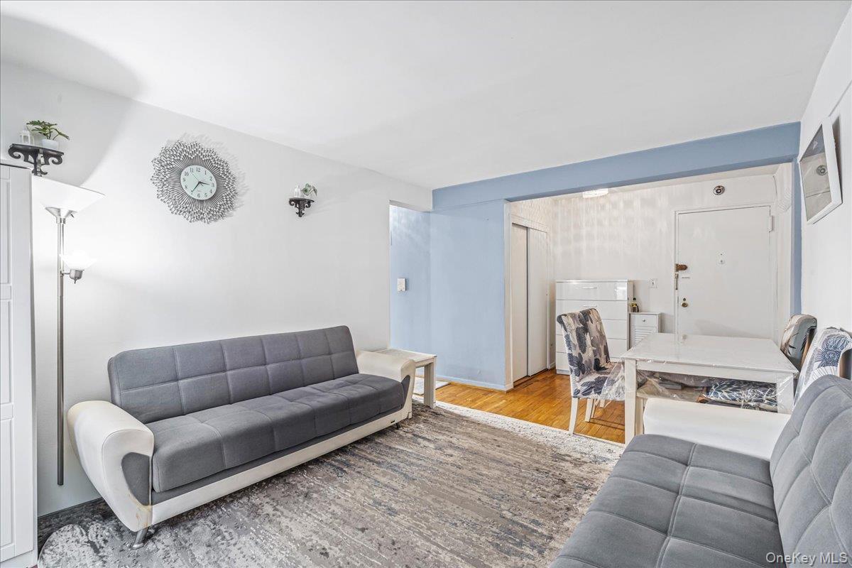 50-21 39th Place # 4H, Sunnyside, NY 11104