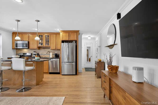 46 Terrace Circle # 1B, Great Neck, NY 11021