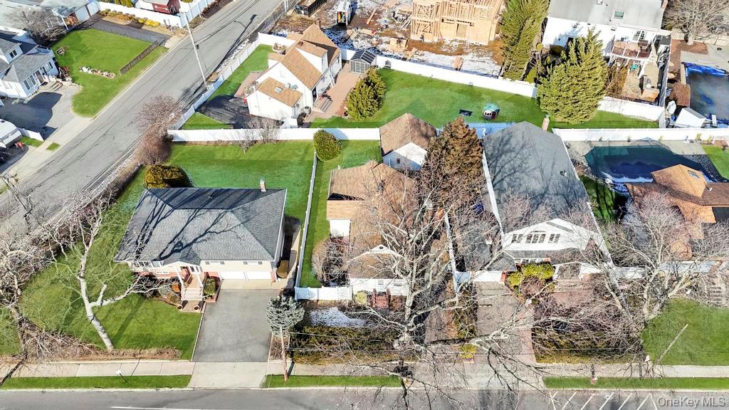 31 Cherry Avenue, Bethpage, NY 11714