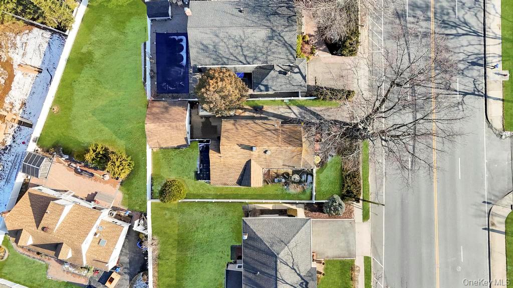 31 Cherry Avenue, Bethpage, NY 11714