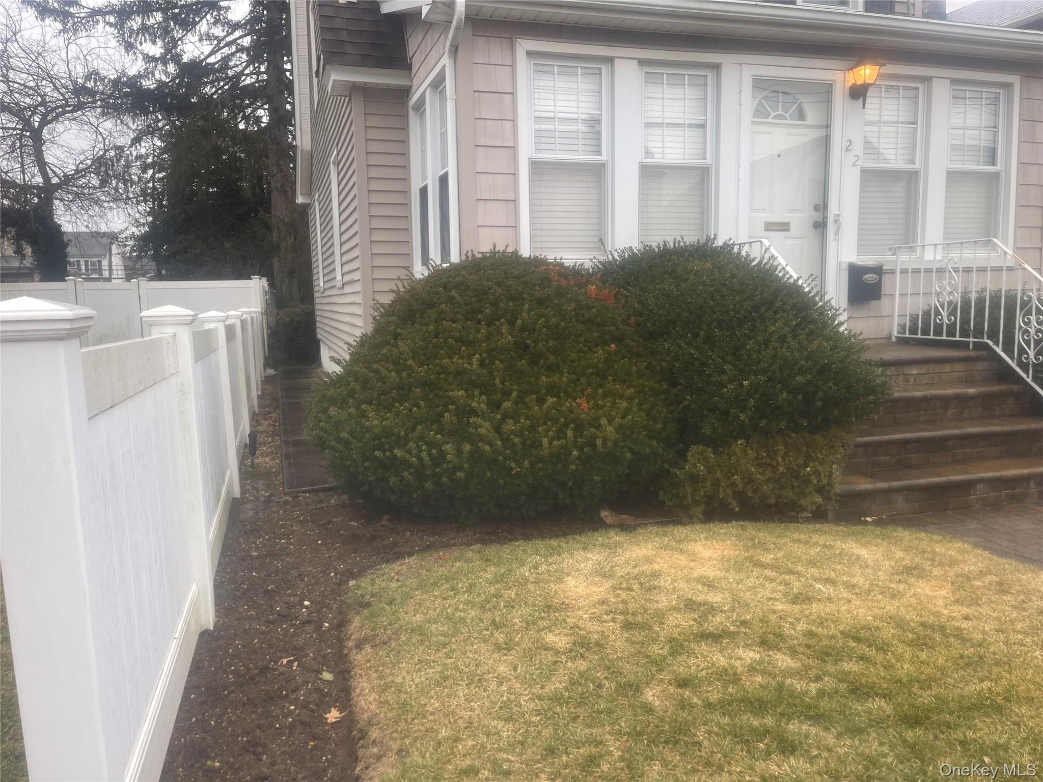 22 Eton Street, Valley Stream, NY 11581