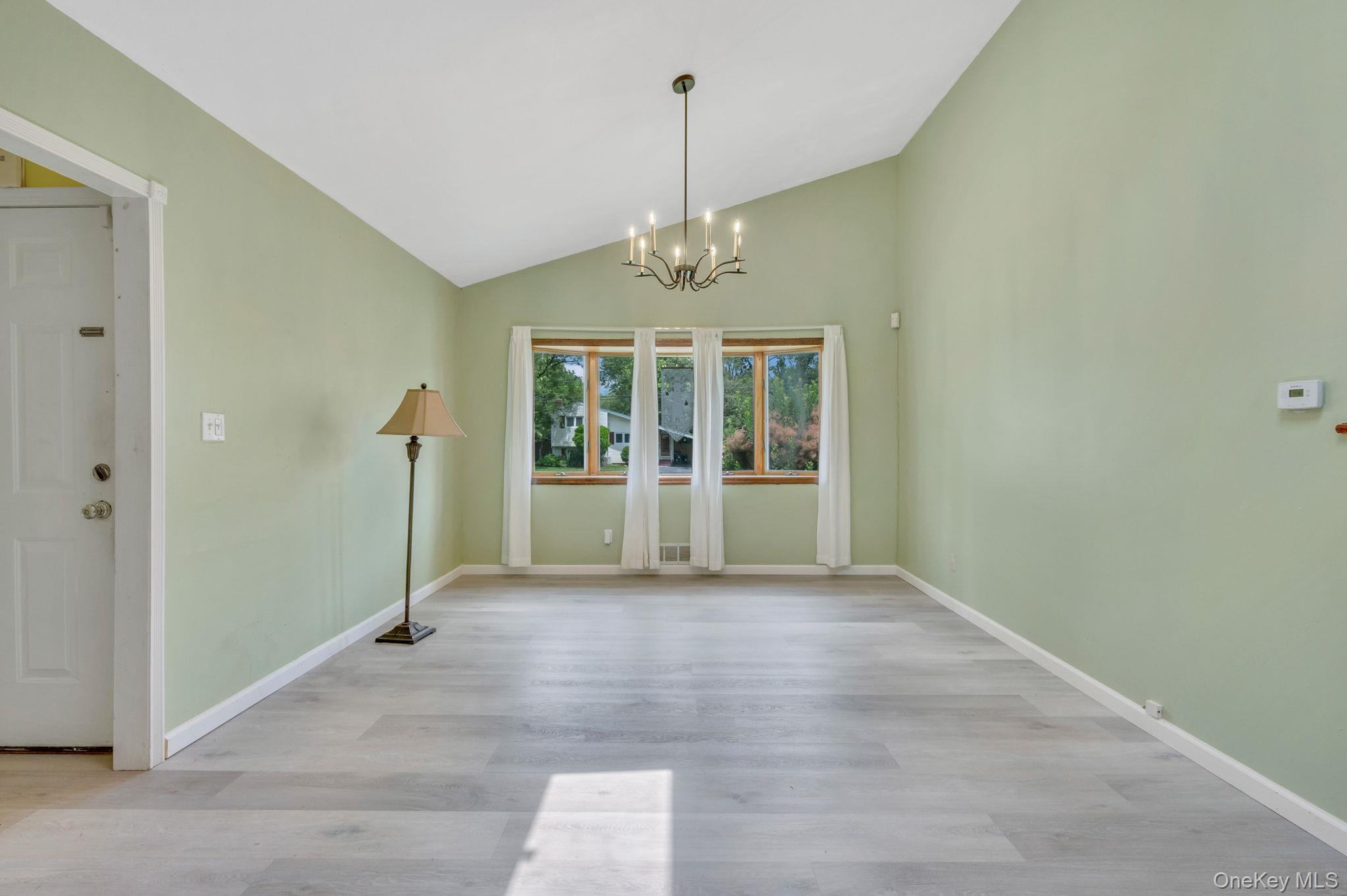 10 Laurie Road, Brentwood, NY 11717