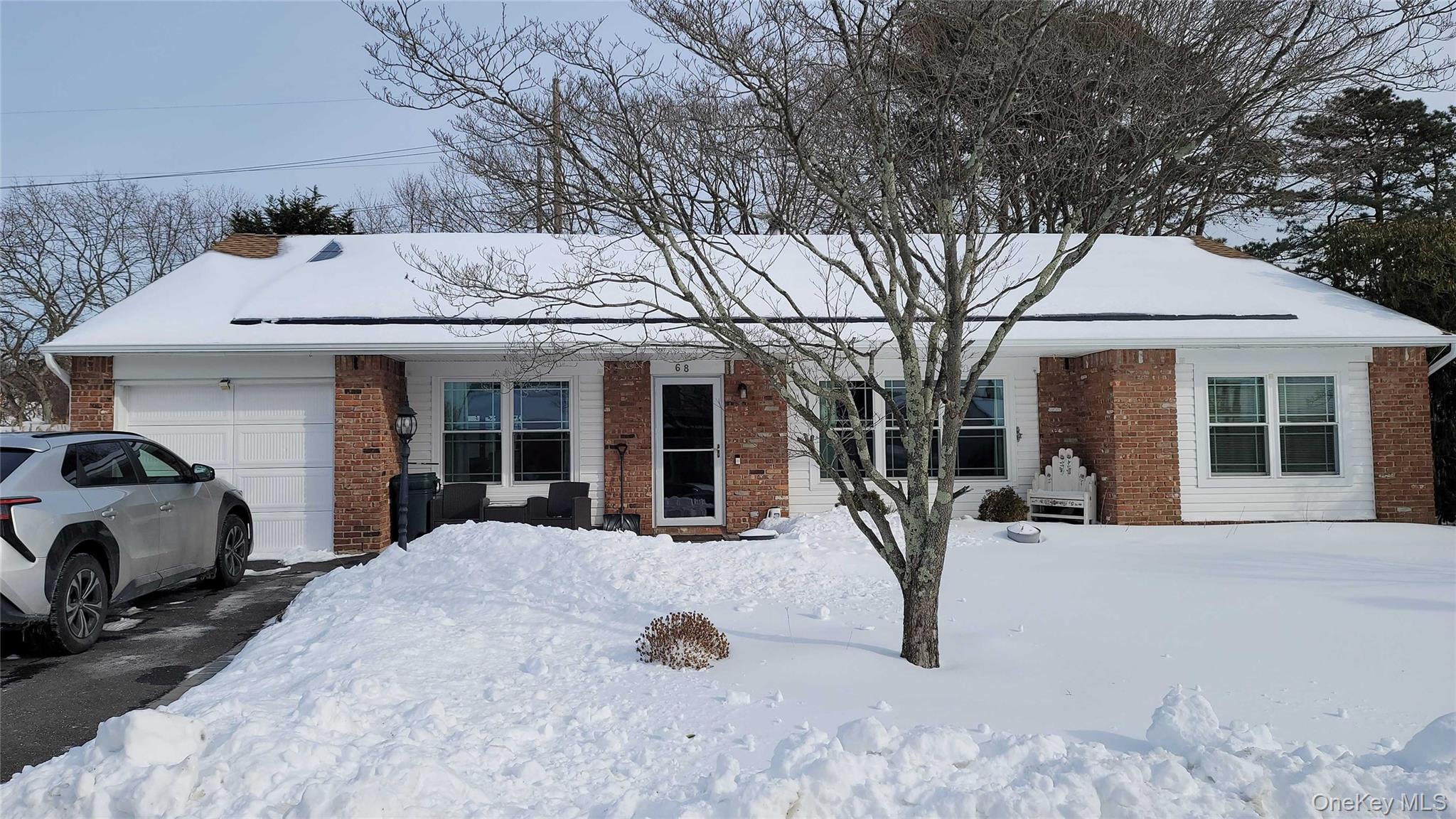 68 Sequoia Way, Holbrook, NY 11741