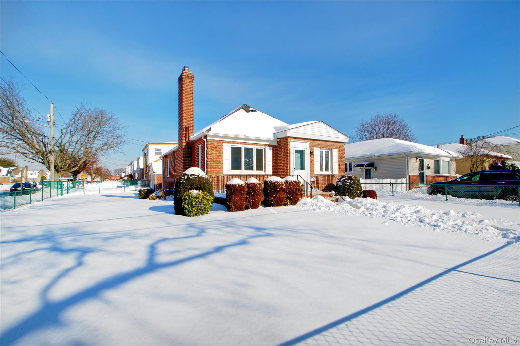 814 Benris Avenue, Franklin Square, NY 11010