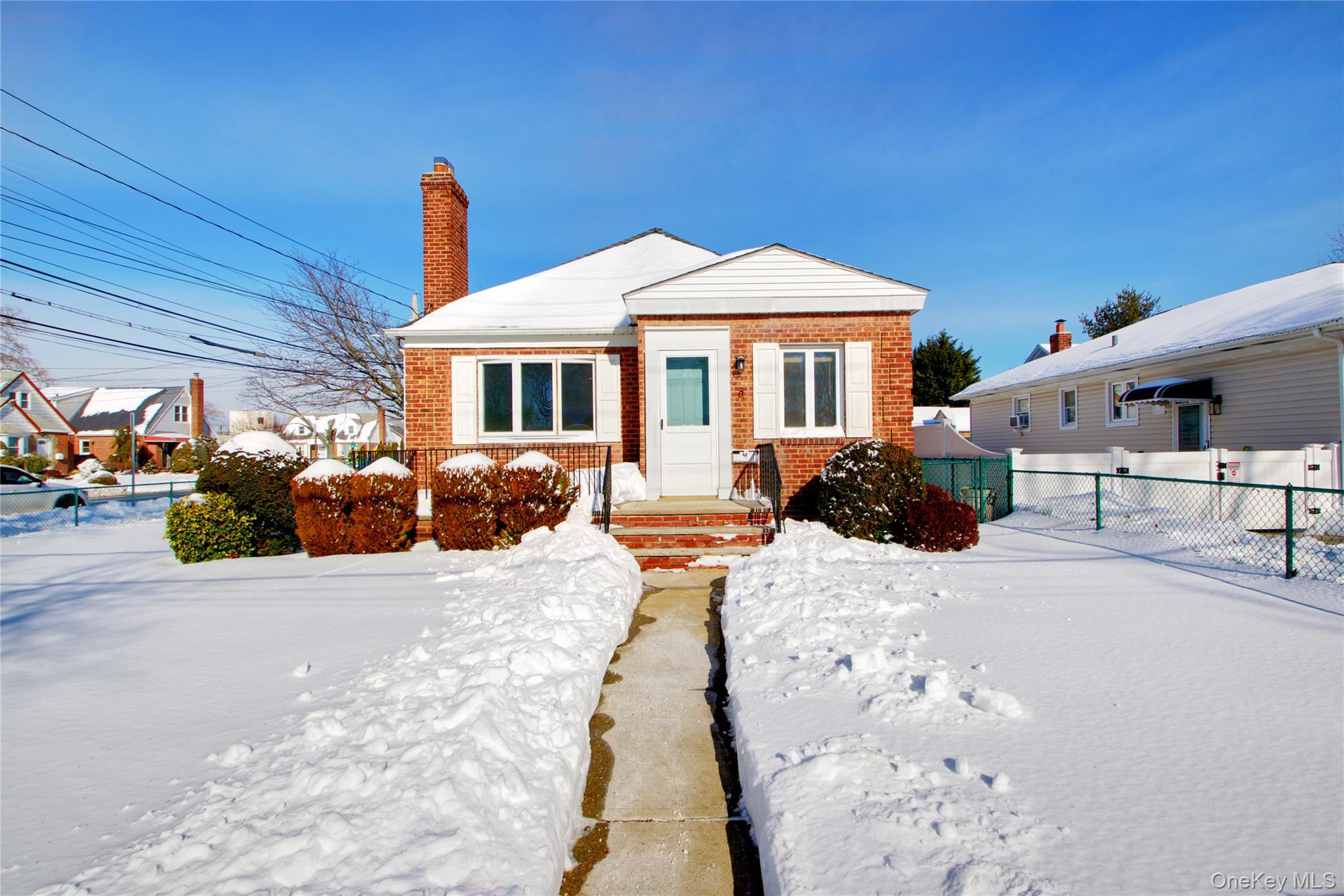 814 Benris Avenue, Franklin Square, NY 11010