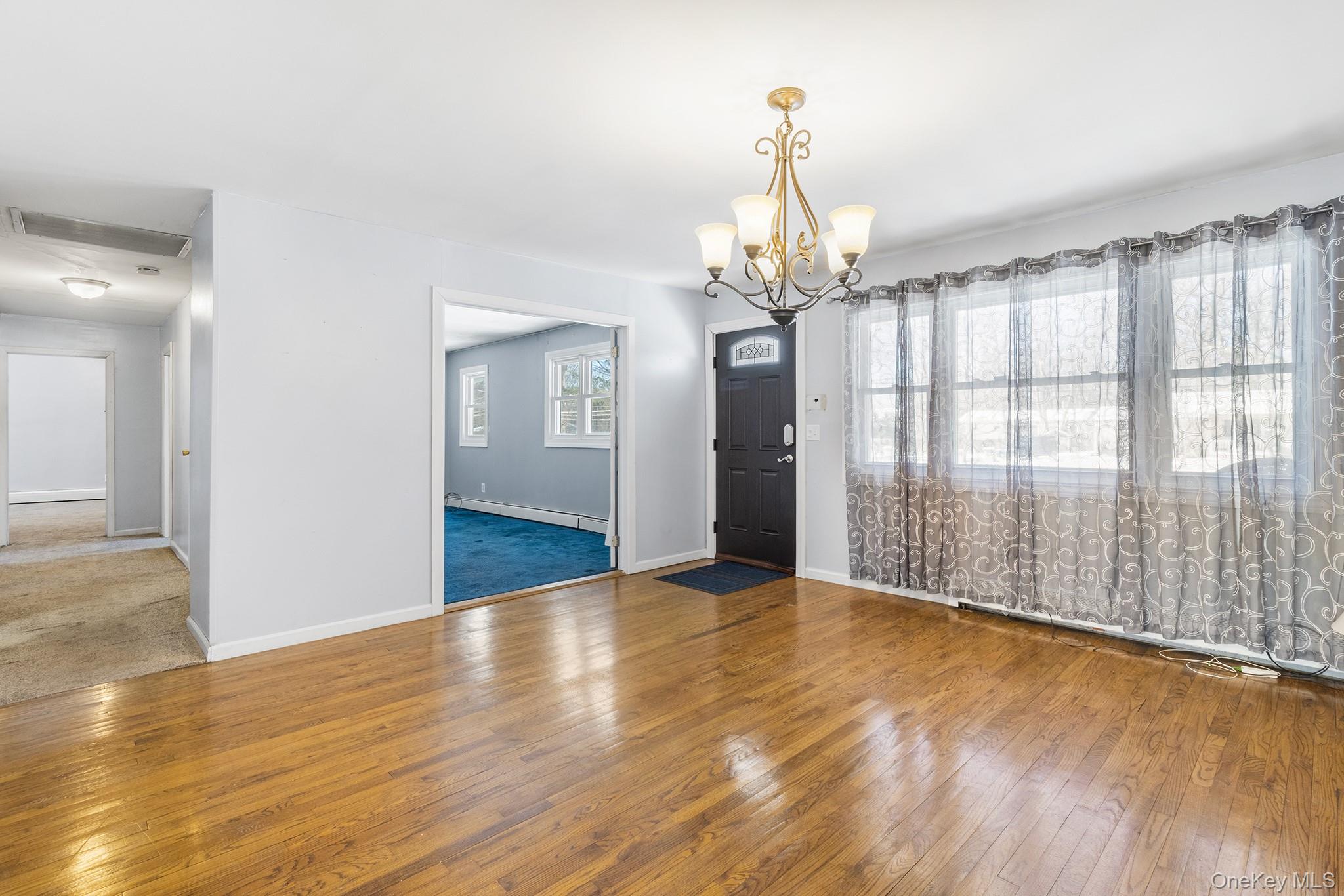 211 Oswego Avenue, Medford, NY 11763