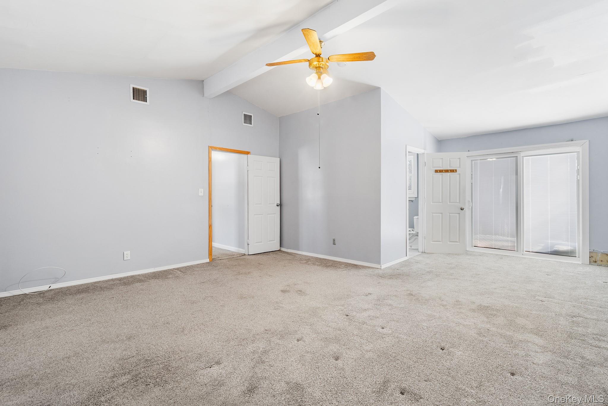 211 Oswego Avenue, Medford, NY 11763