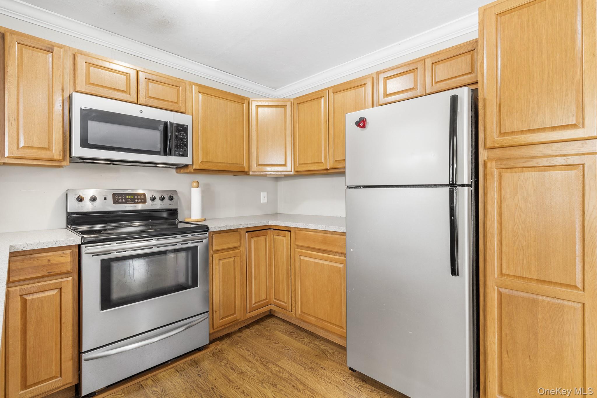 211 Oswego Avenue, Medford, NY 11763