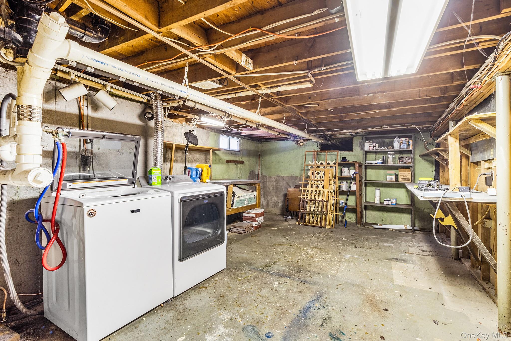 211 Oswego Avenue, Medford, NY 11763