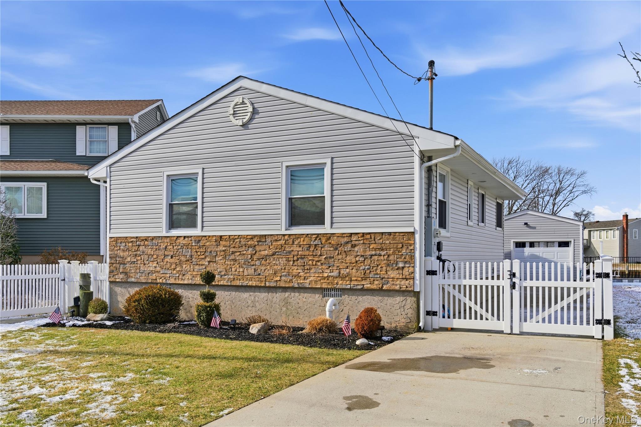 76 Alhambra Road, Massapequa, NY 11758