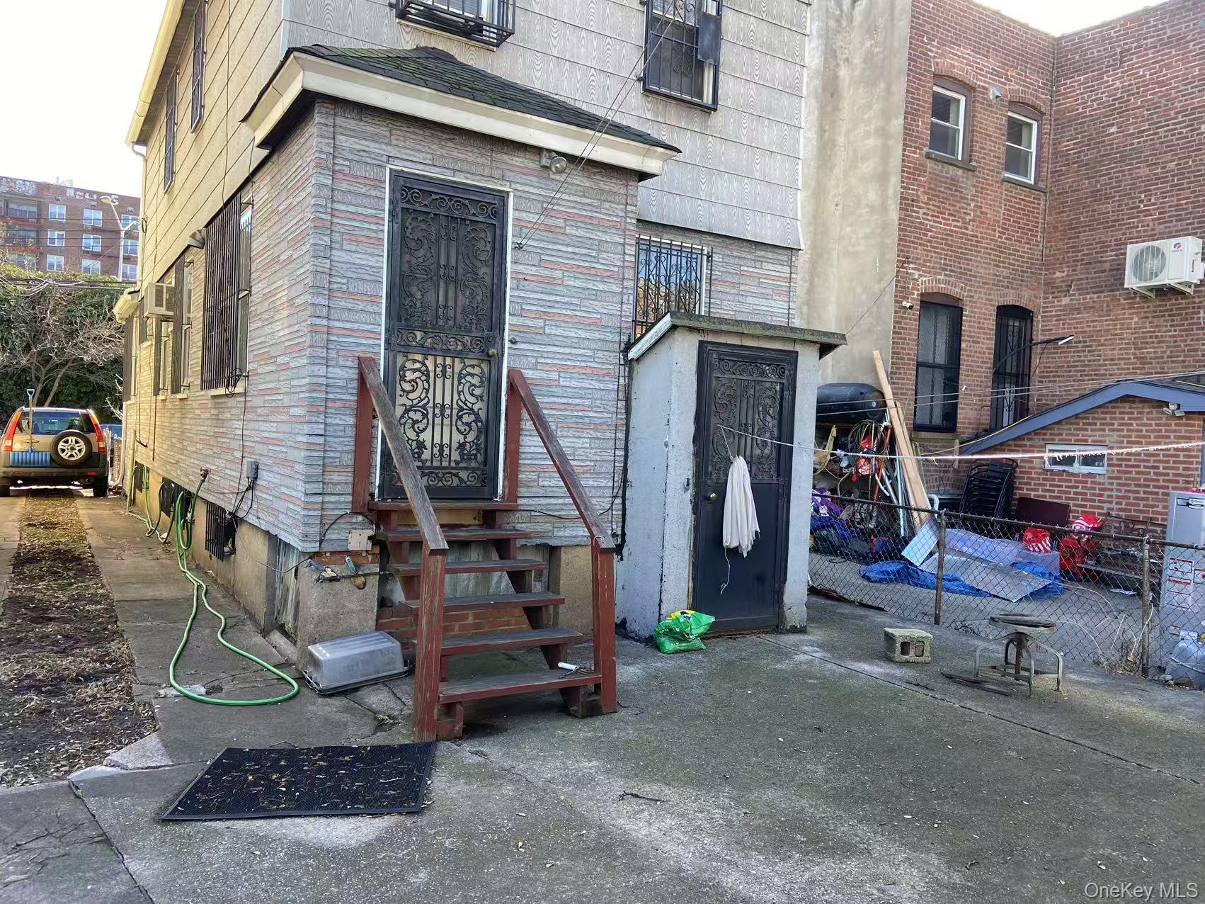 8621 59th Avenue, Elmhurst, NY 11373