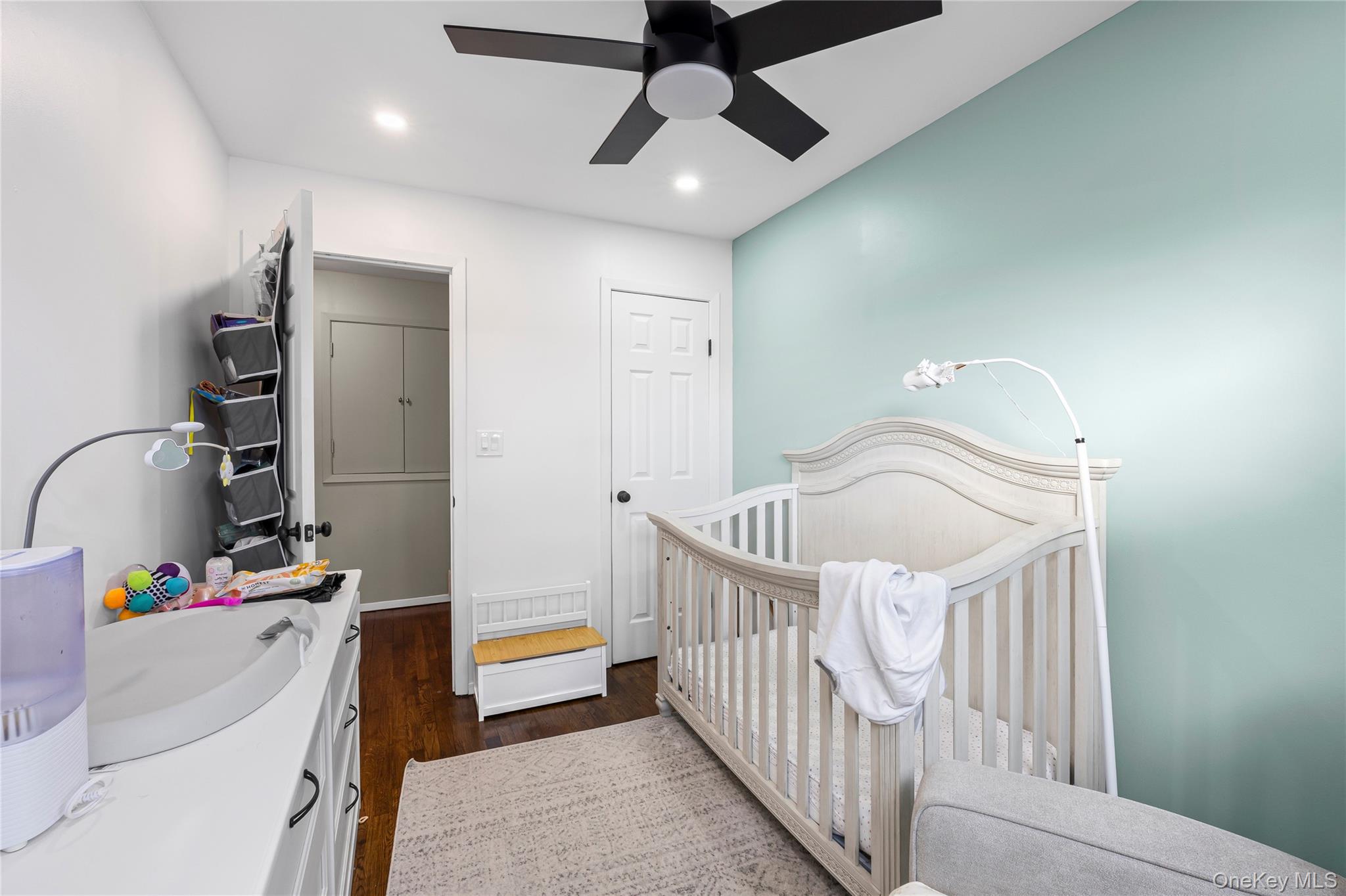 36 Hart Street, Farmingdale, NY 11735