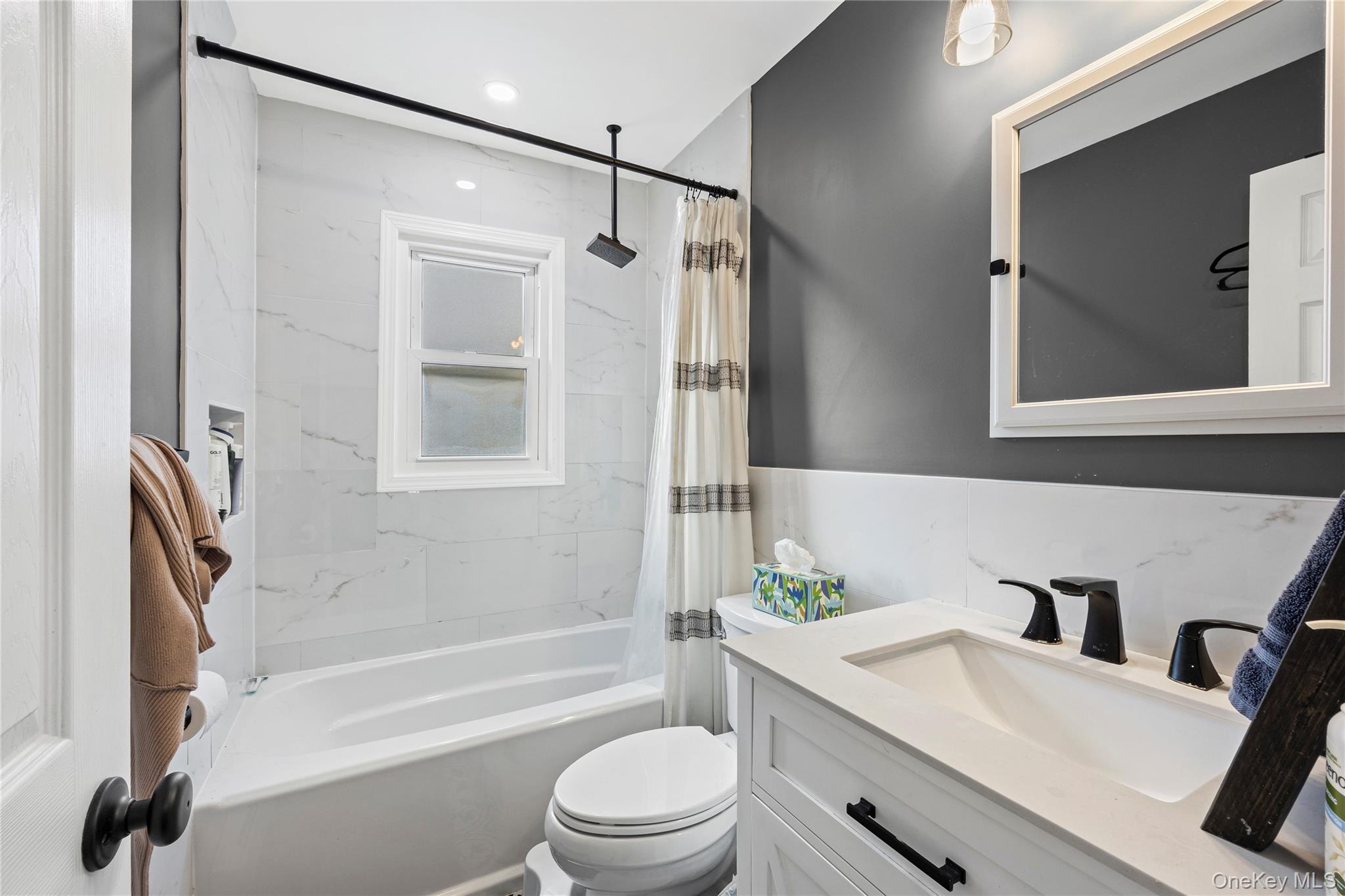 36 Hart Street, Farmingdale, NY 11735