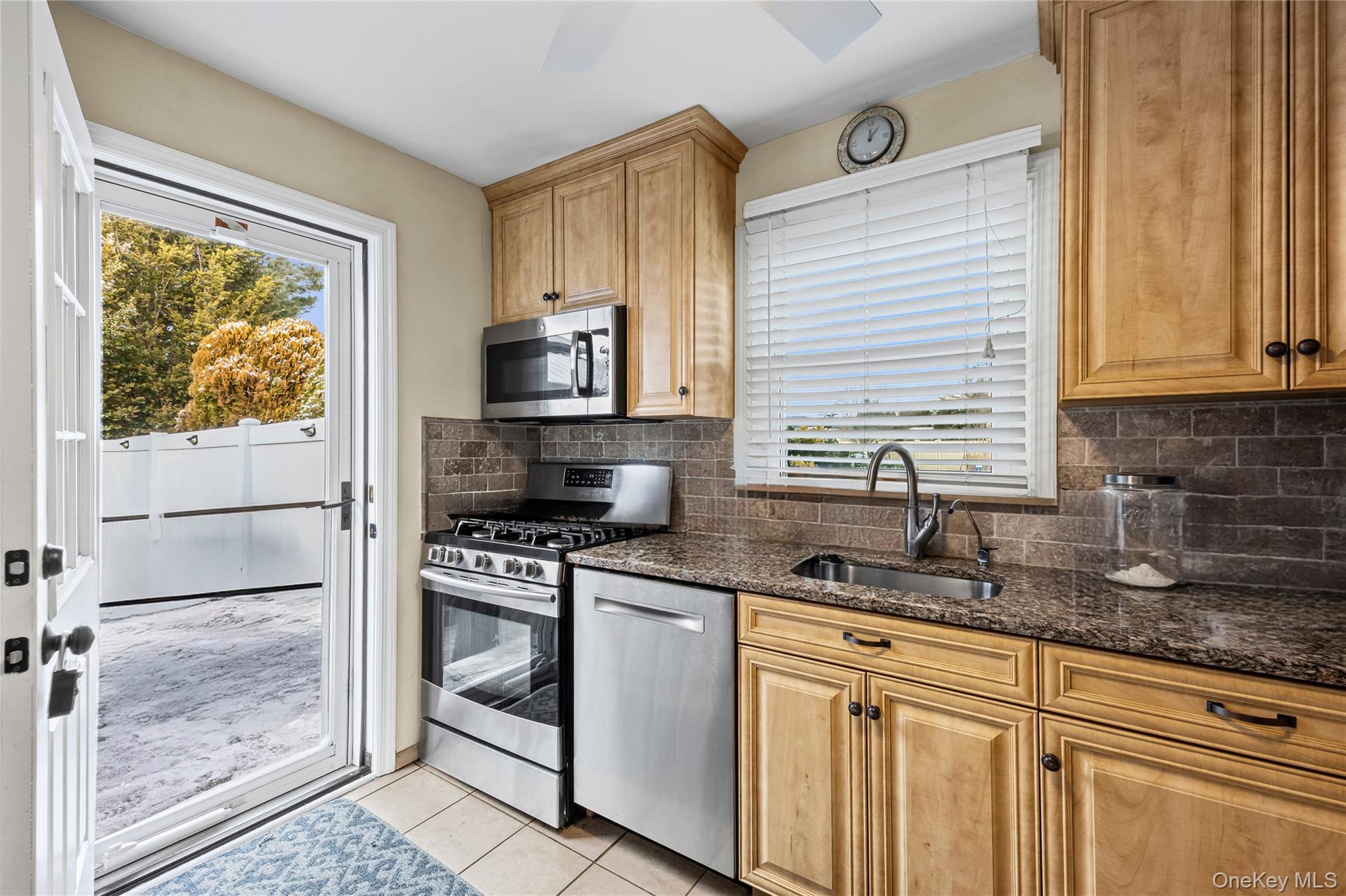 36 Hart Street, Farmingdale, NY 11735