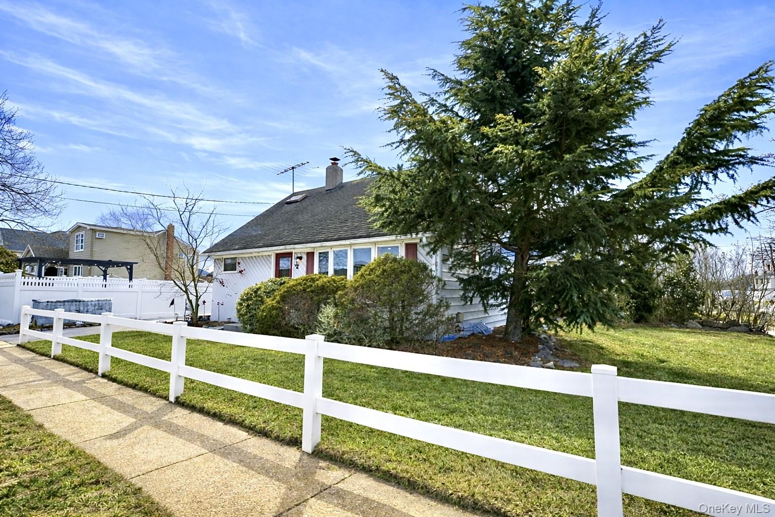 32 Saint Marks Place, Massapequa, NY 11758