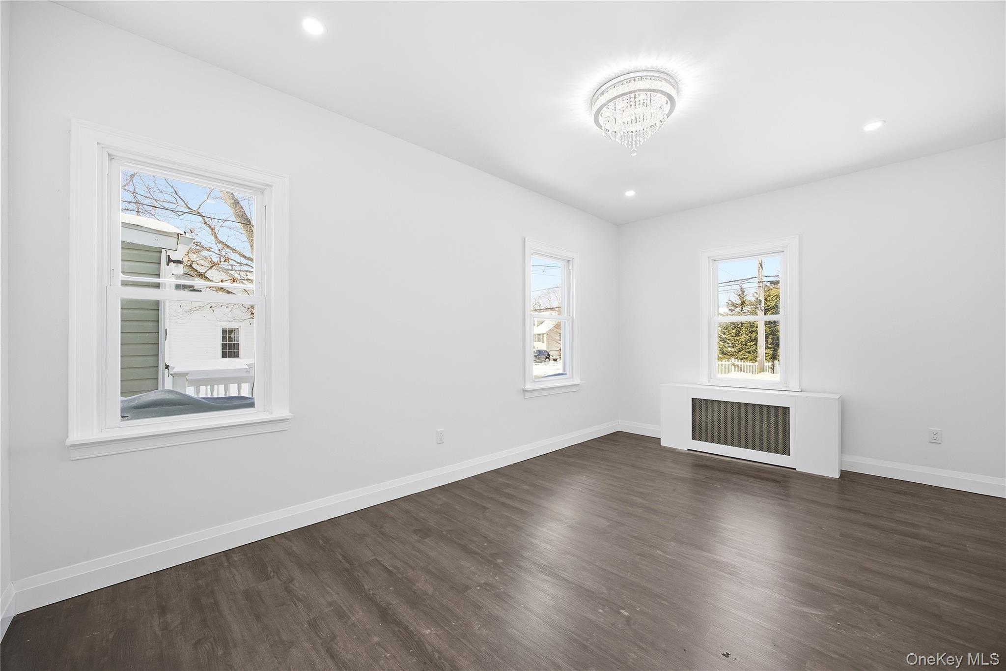 78 Roslyn Street, Islip Terrace, NY 11752