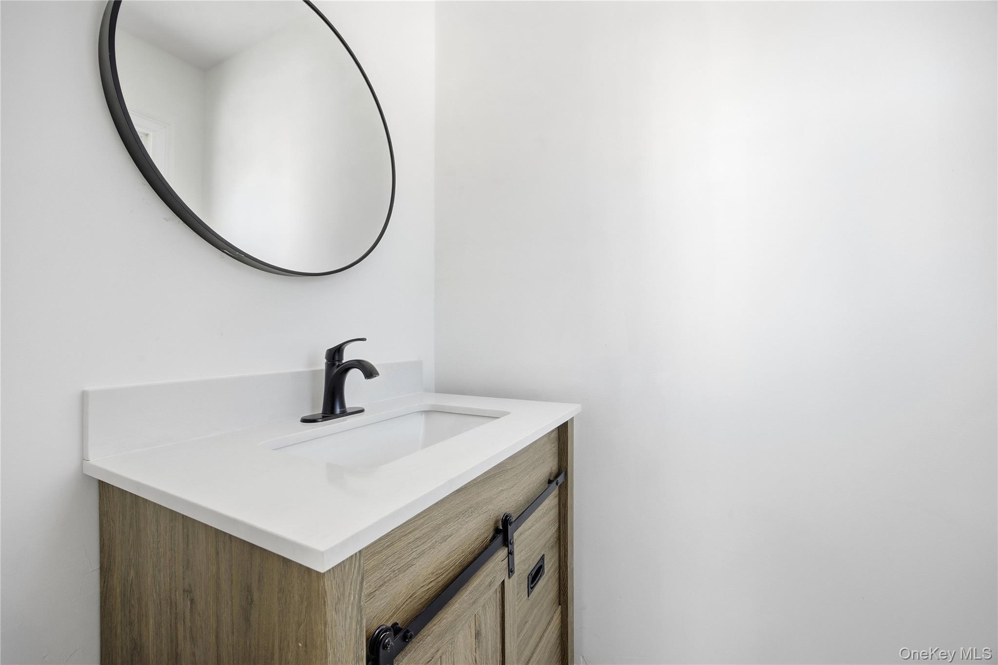 78 Roslyn Street, Islip Terrace, NY 11752