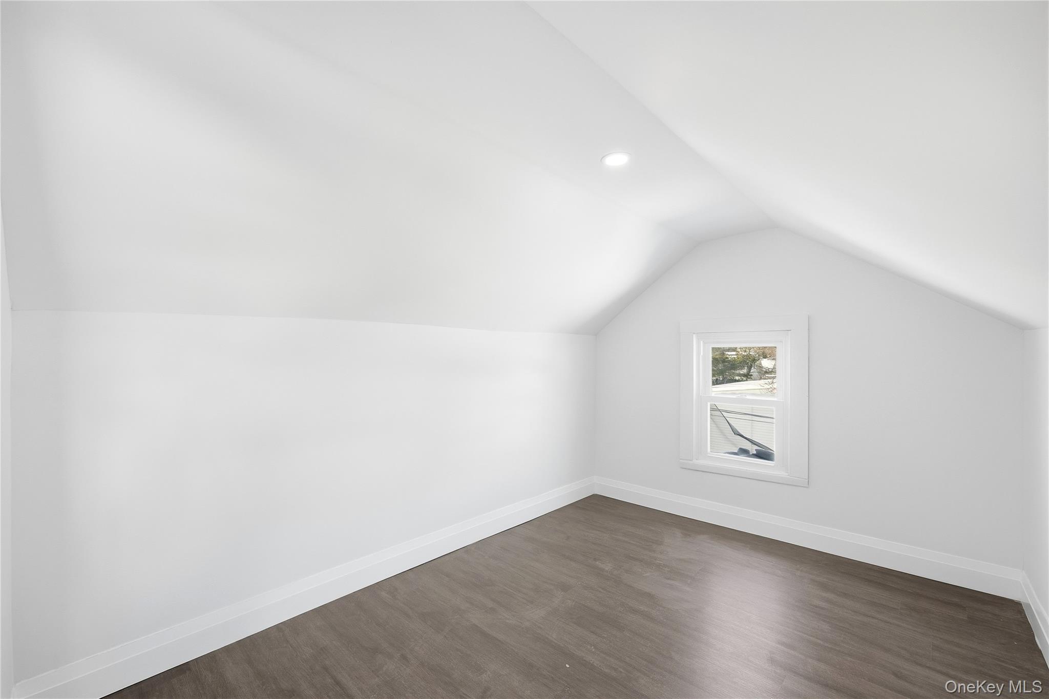 78 Roslyn Street, Islip Terrace, NY 11752