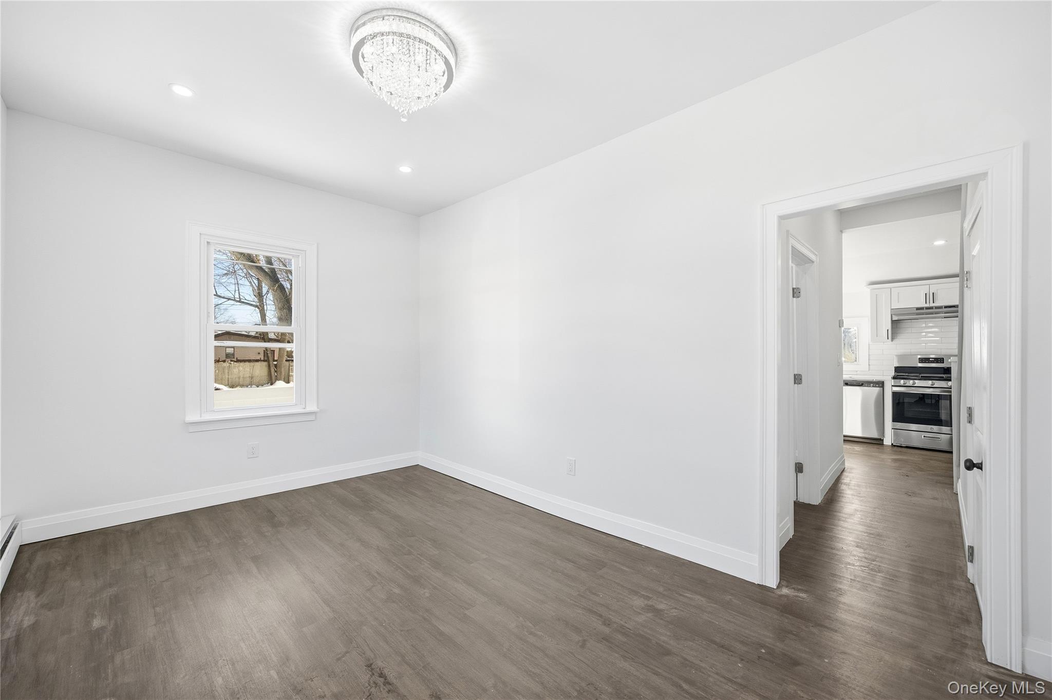 78 Roslyn Street, Islip Terrace, NY 11752