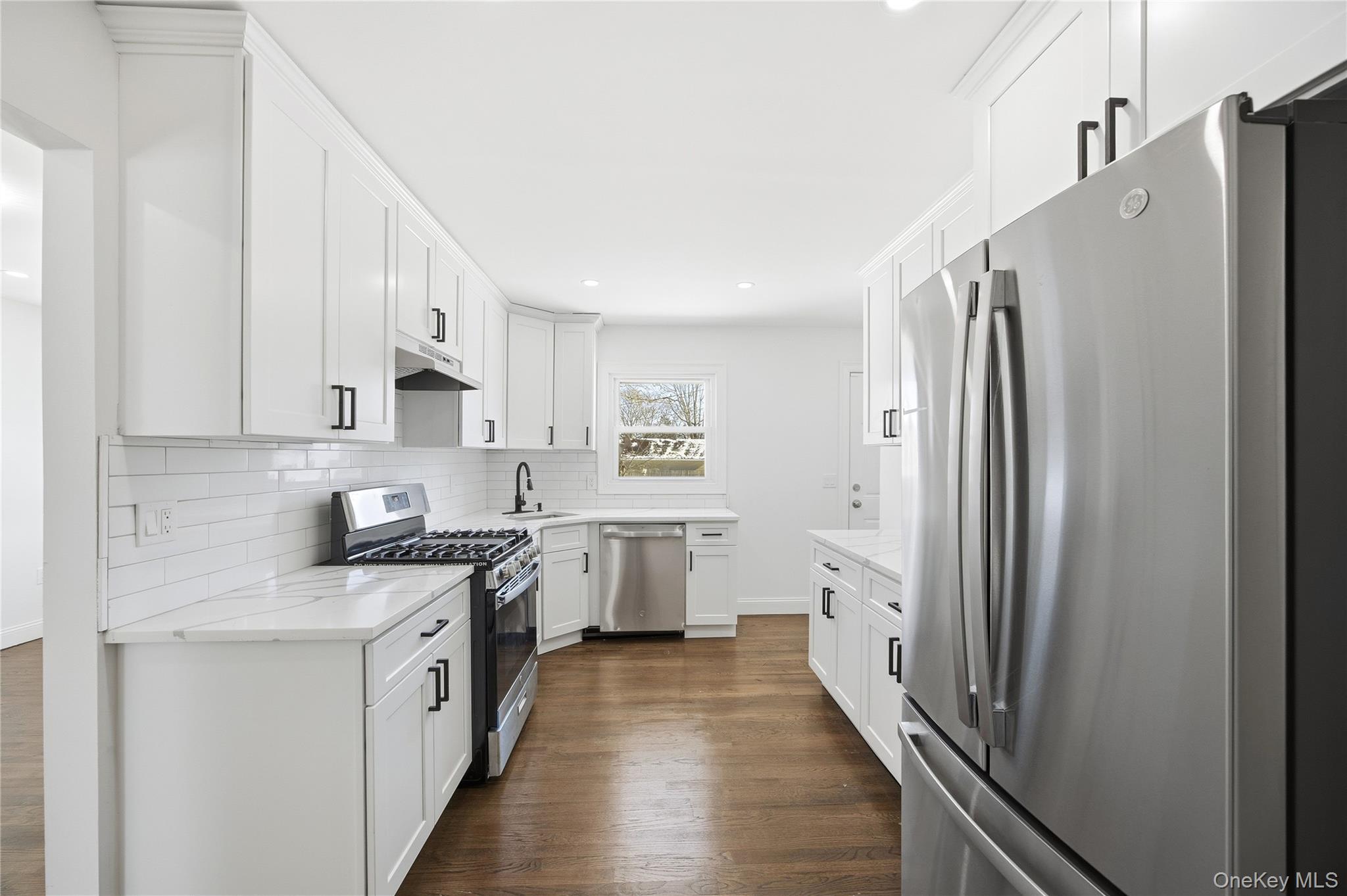 78 Roslyn Street, Islip Terrace, NY 11752