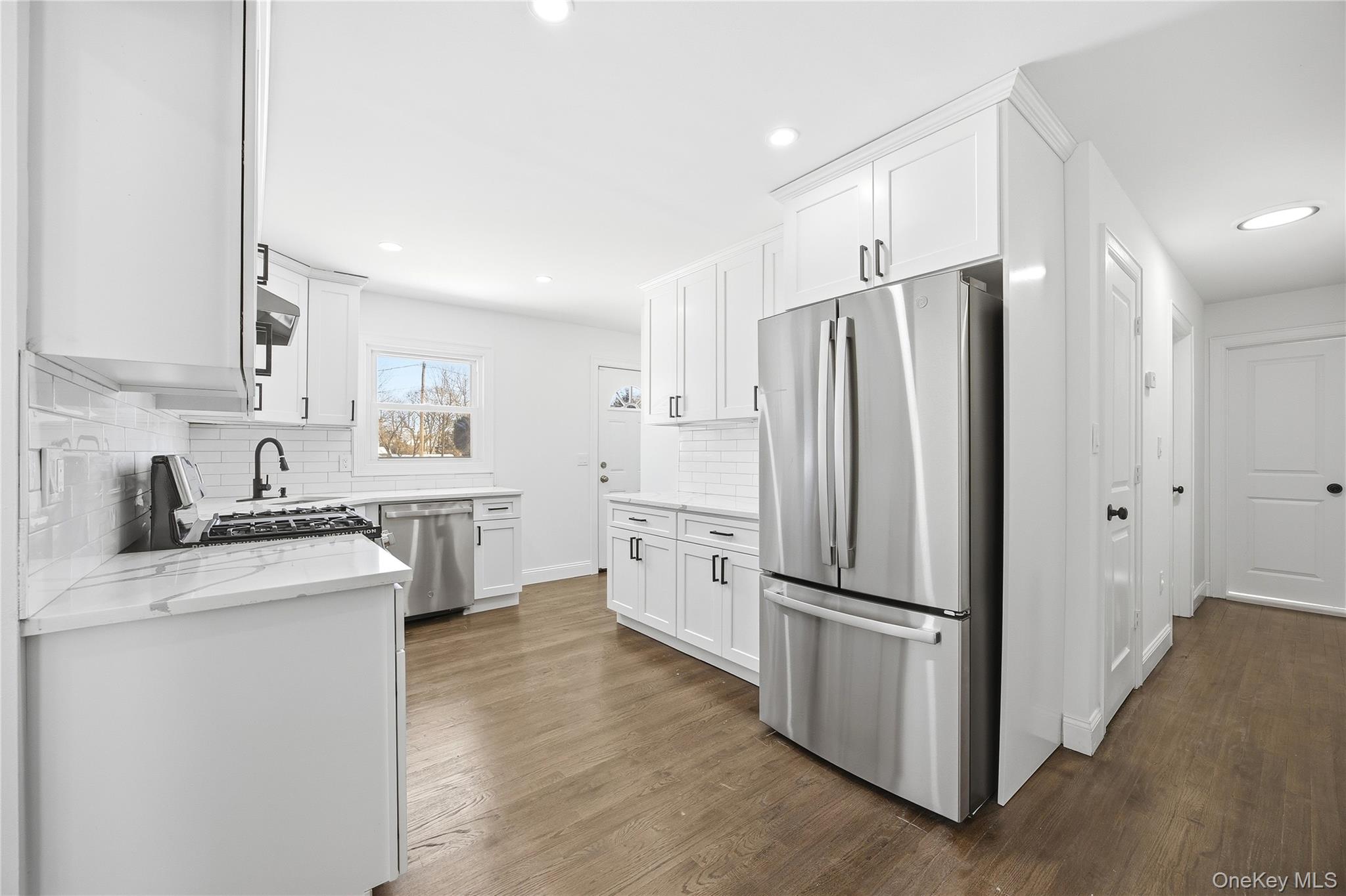 78 Roslyn Street, Islip Terrace, NY 11752