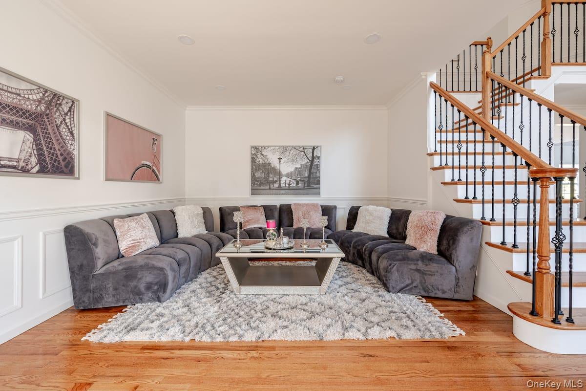 1 Brittany Court, Ridge, NY 11961