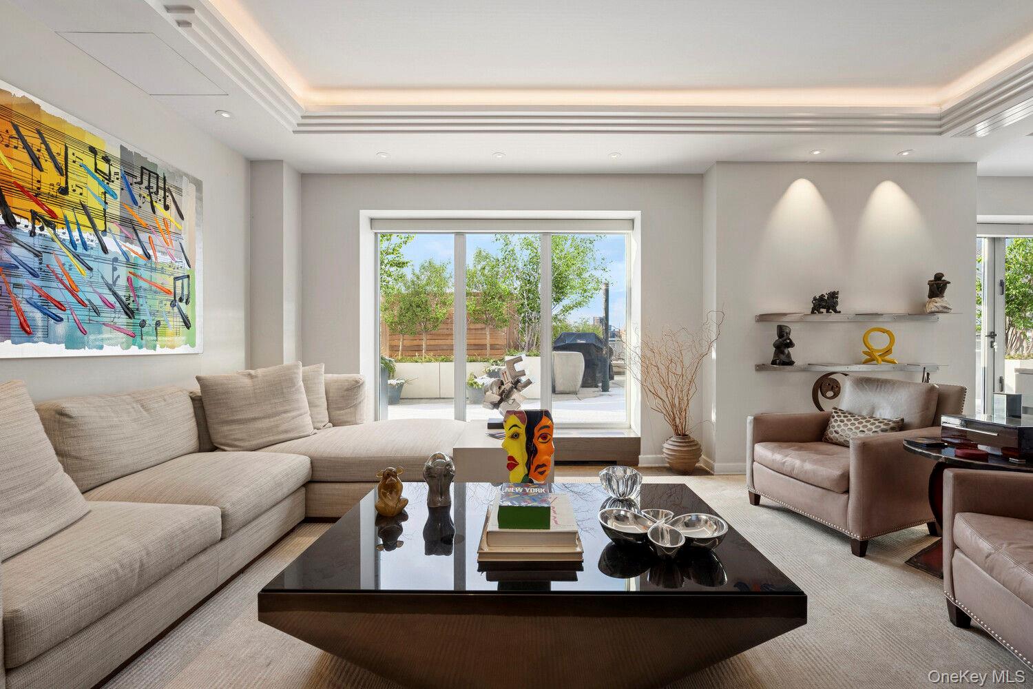 2 5TH Avenue # 14R, New York (Manhattan), NY 10011