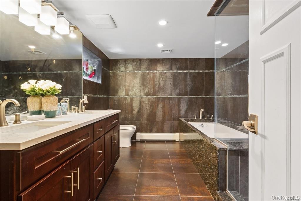 225 E Walnut Street # 1, Long Beach, NY 11561