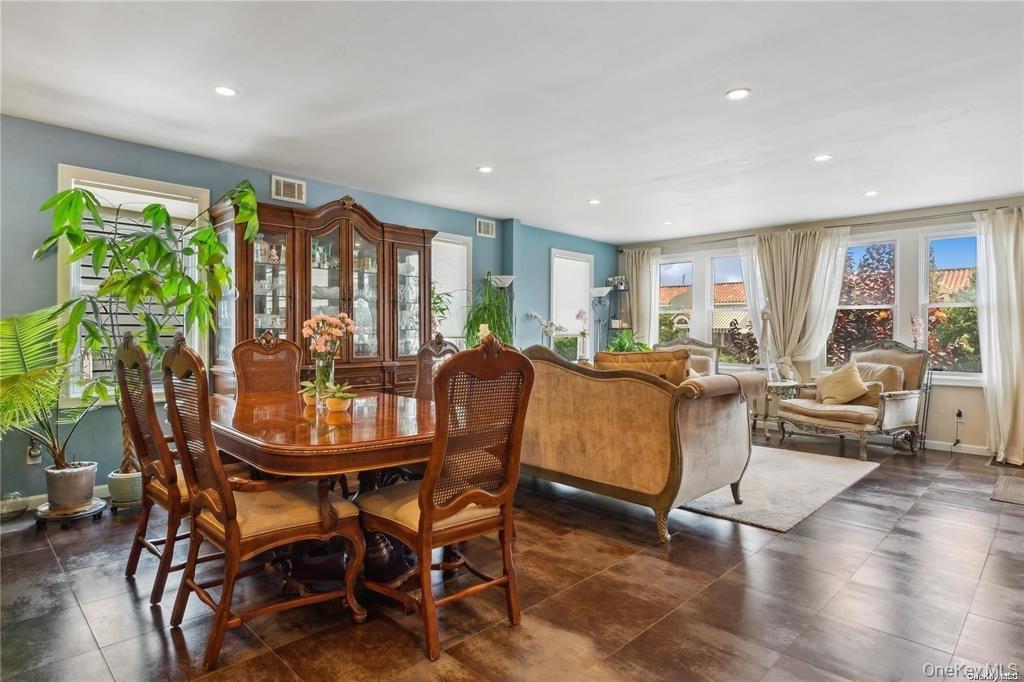 225 E Walnut Street # 1, Long Beach, NY 11561