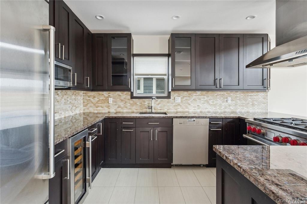 225 E Walnut Street # 1, Long Beach, NY 11561