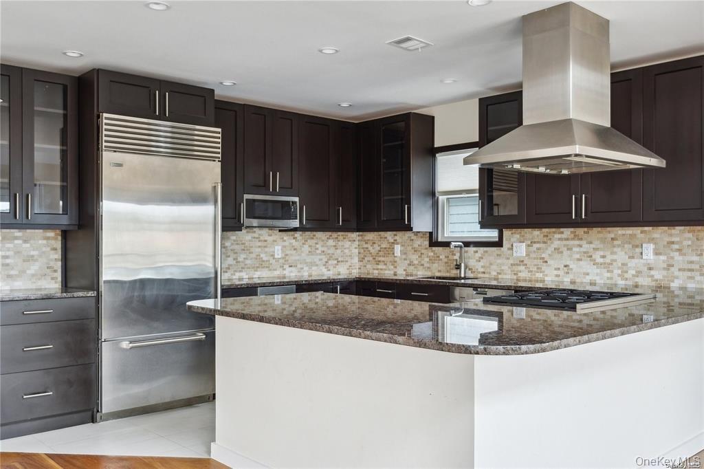 225 E Walnut Street # 1, Long Beach, NY 11561