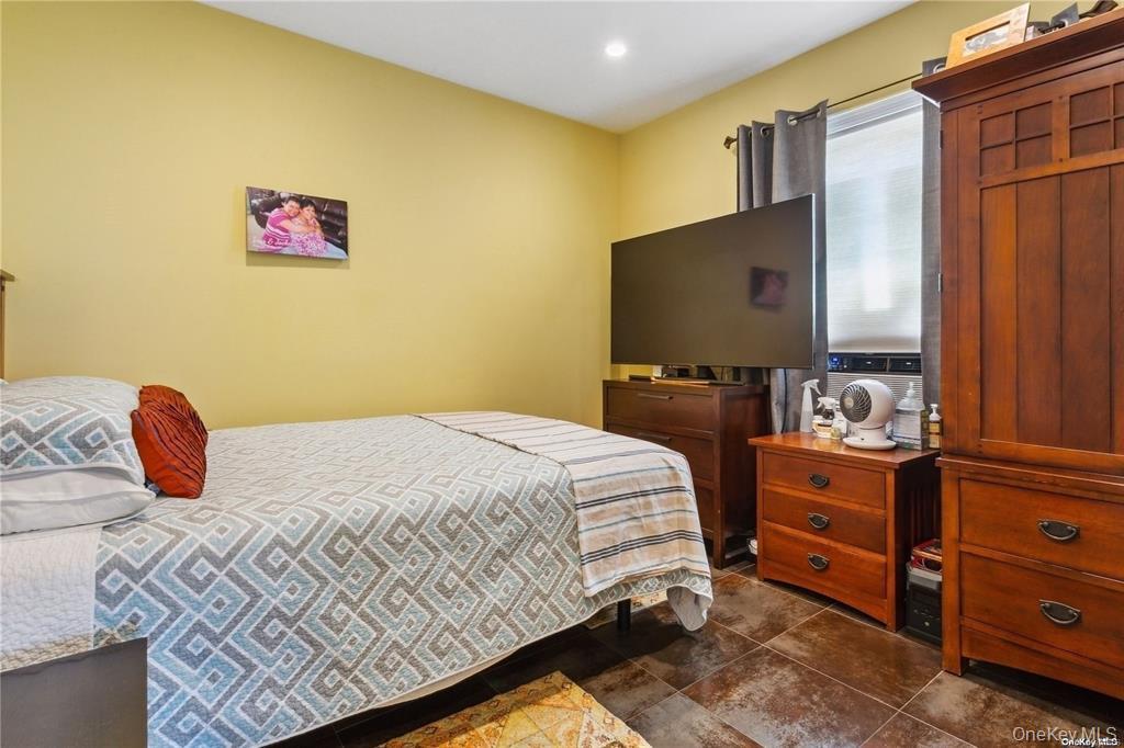 225 E Walnut Street # 1, Long Beach, NY 11561