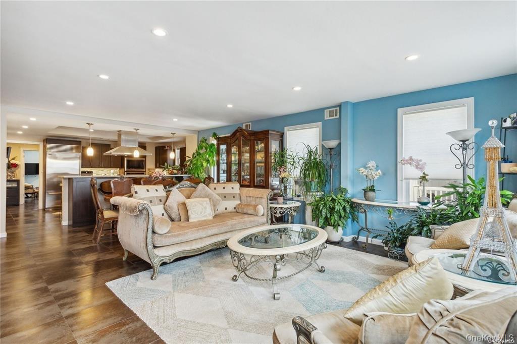 225 E Walnut Street # 1, Long Beach, NY 11561