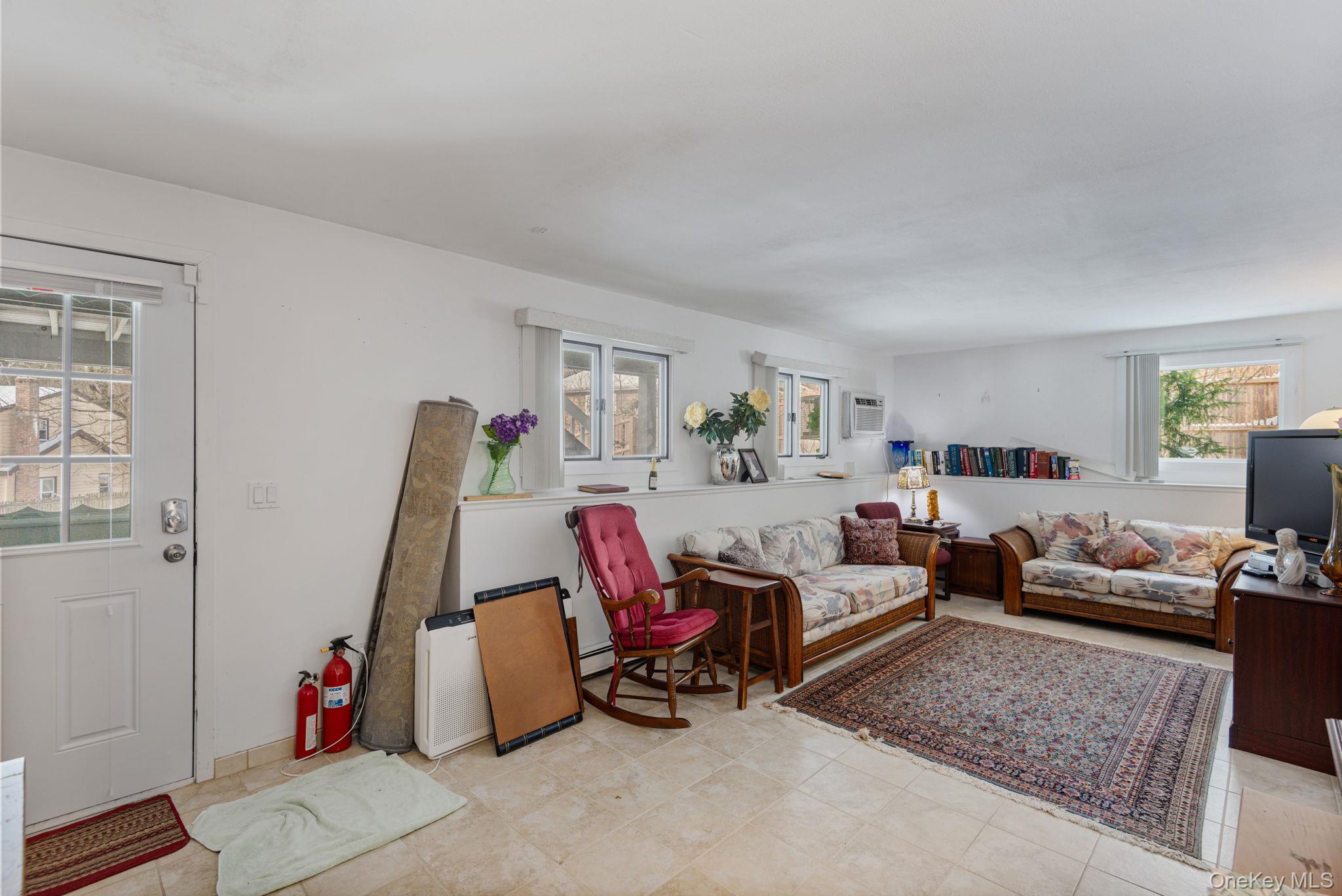 22 Glenview Avenue, Northport, NY 11768