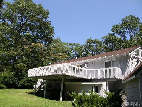 22 Glenview Avenue, Northport, NY 11768