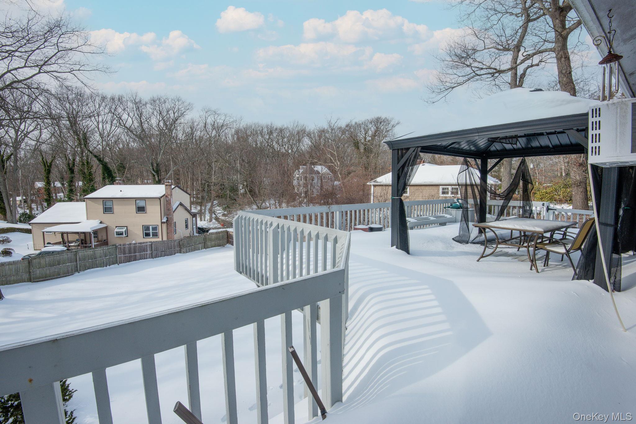 22 Glenview Avenue, Northport, NY 11768