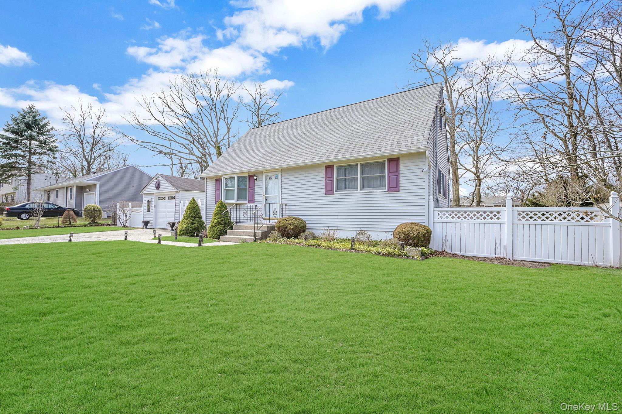 15 Lehigh Avenue, Centereach, NY 11720